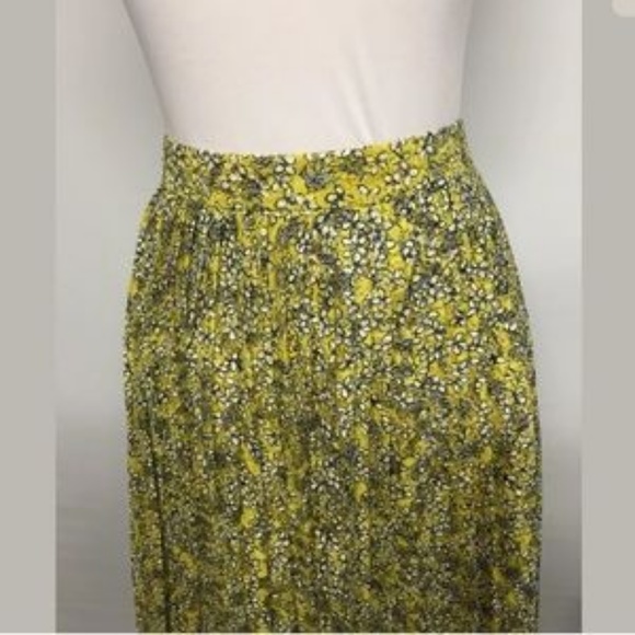 Who What Wear Floral EyeletLace Overlay Skirt NWOT - Picture 4 of 6